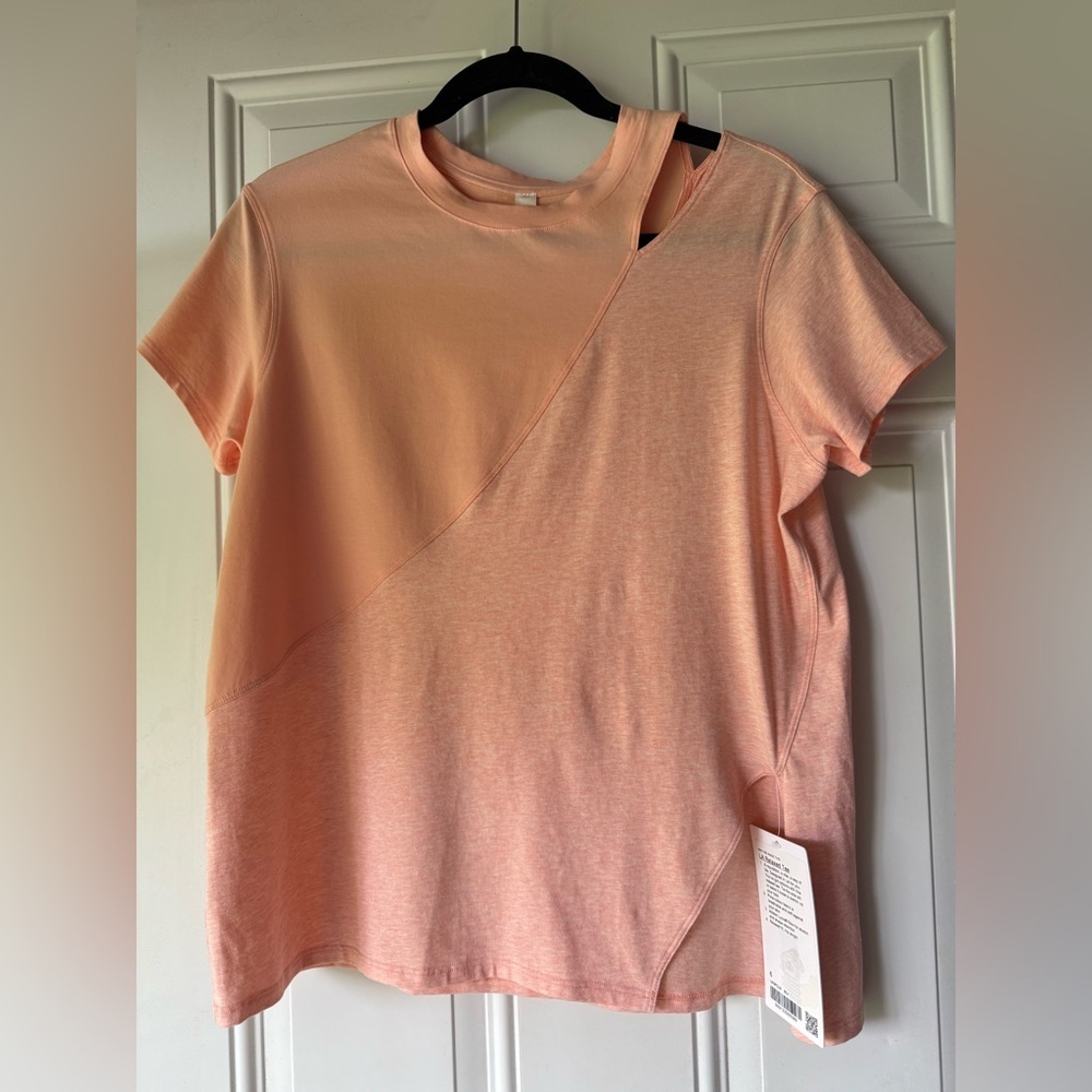 Lululemon LA Relaxed Tee - Picture 4 of 8